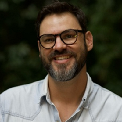 Professor Guilherme Costa