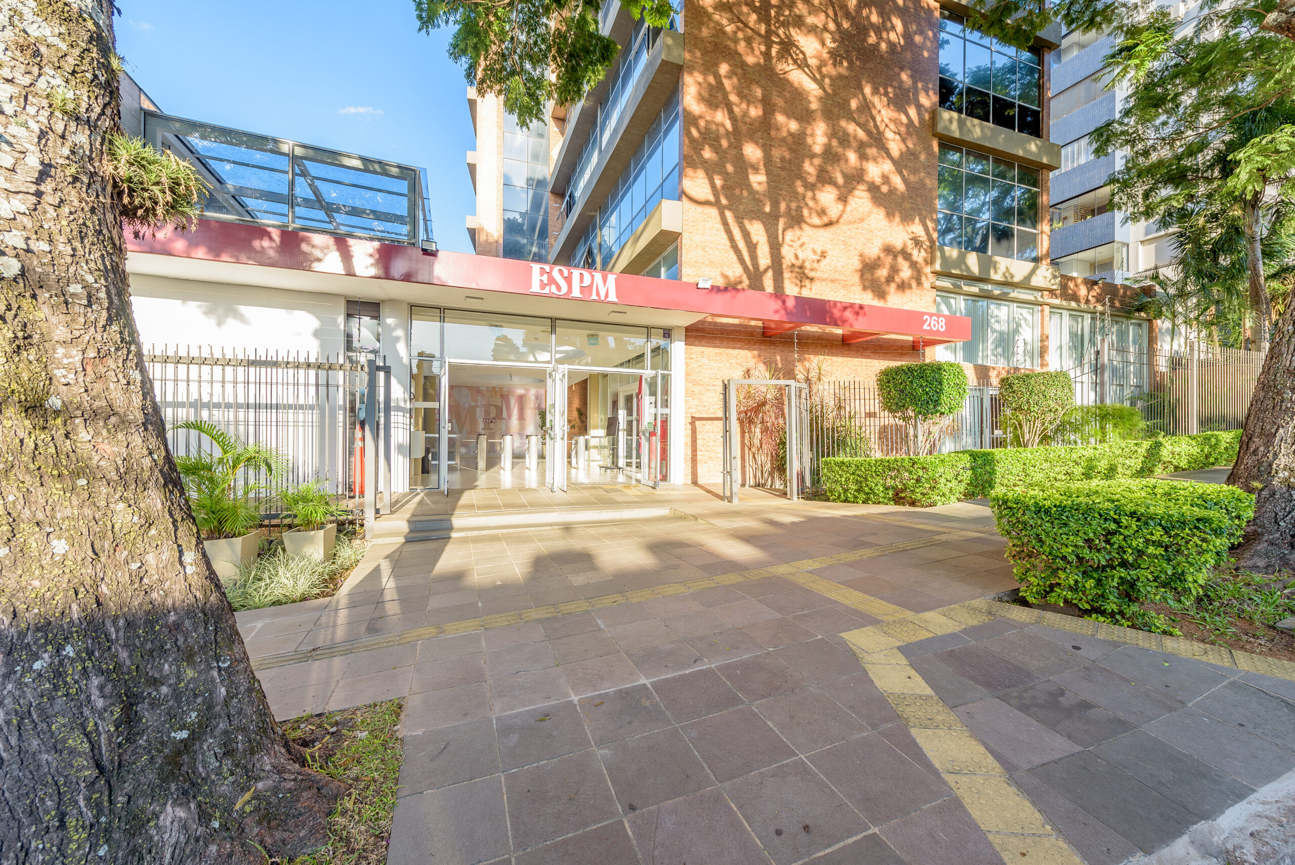 Fachada da ESPM em Porto Alegre