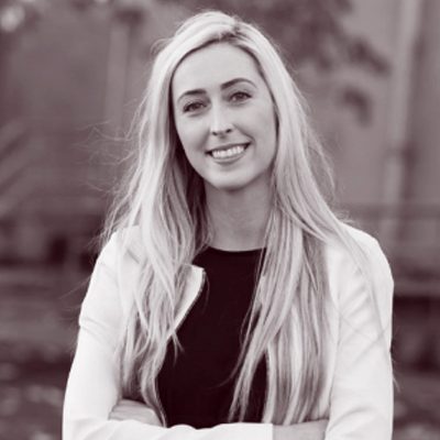 Professora Lorna Noone