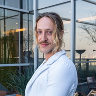 Professor Rafa Mores